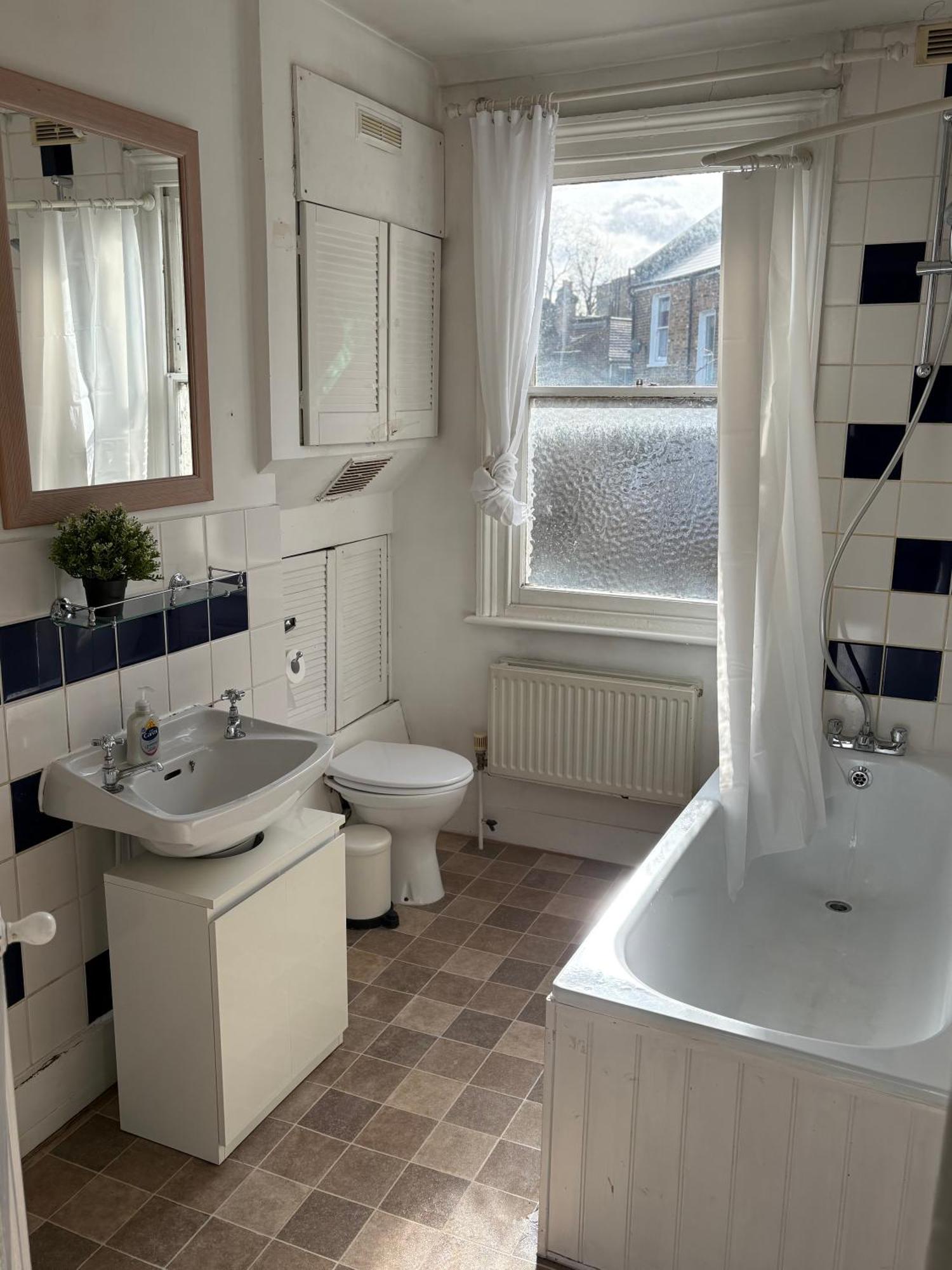 Appartamento 1 Bed In Shepherds Bush-westfield